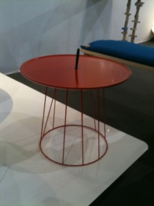 Pied de table rouge pour Superette