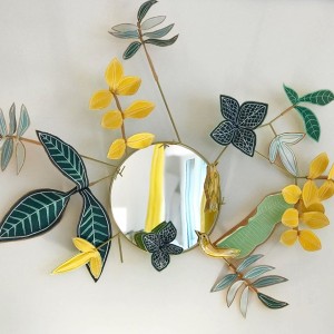 Miroir fleuri de Millie Beaudequin