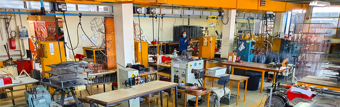 Atelier pour la fabrication de vos carcasses d'abat-jour.